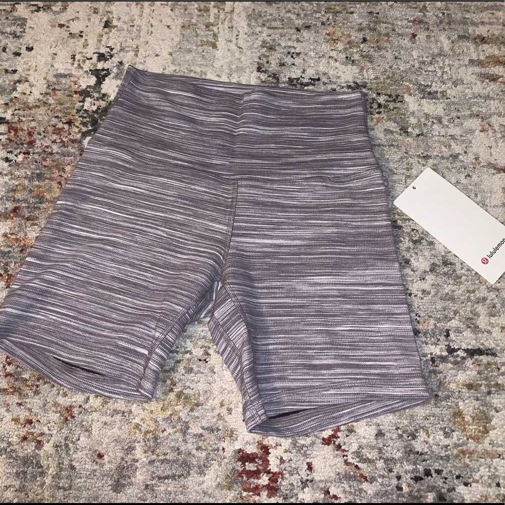 Lululemon - Align short 6” shorts